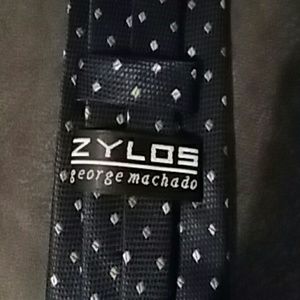 Boys tie